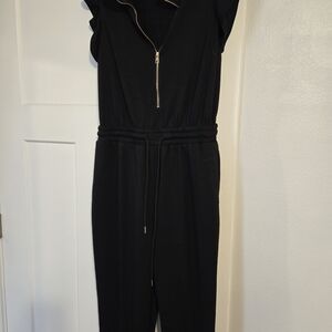 Chic Black Zippered Jumpsuit